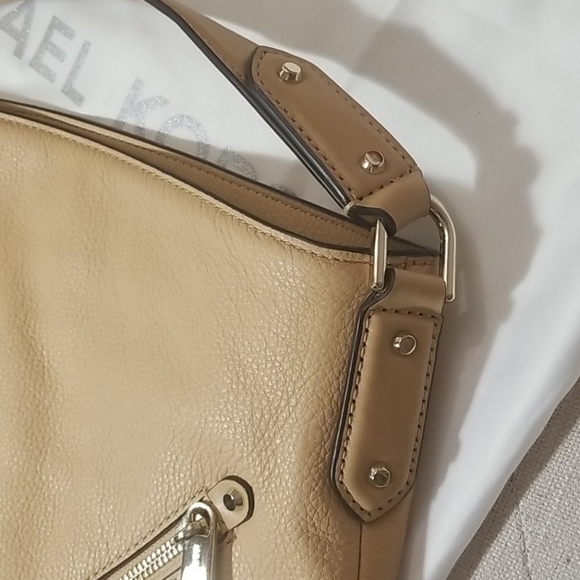 Michael Kors purse - Picture 4 of 12